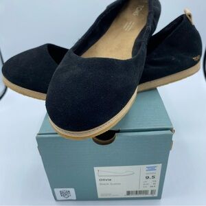 TOMS Women's Black Suede Flats